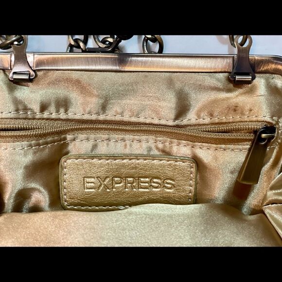 Express Gold and Brass clamshell clutch, brass chain lined in champagne satin - Picture 8 of 12